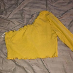 One shoulder crop top